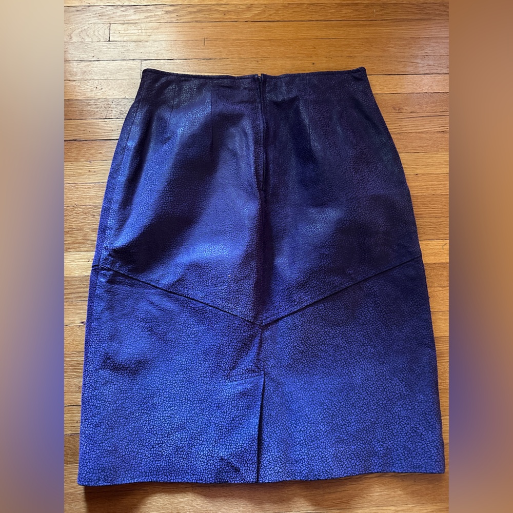 Vintage W by Wilson’s Purple Textured Midi Leather Skirt, Size 14 - Picture 8 of 9